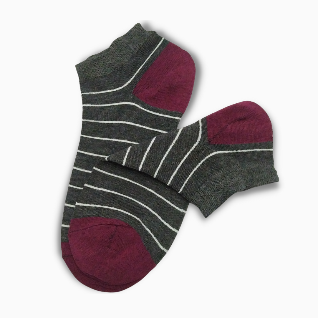 Grey Short Ankle Socks With White Lines